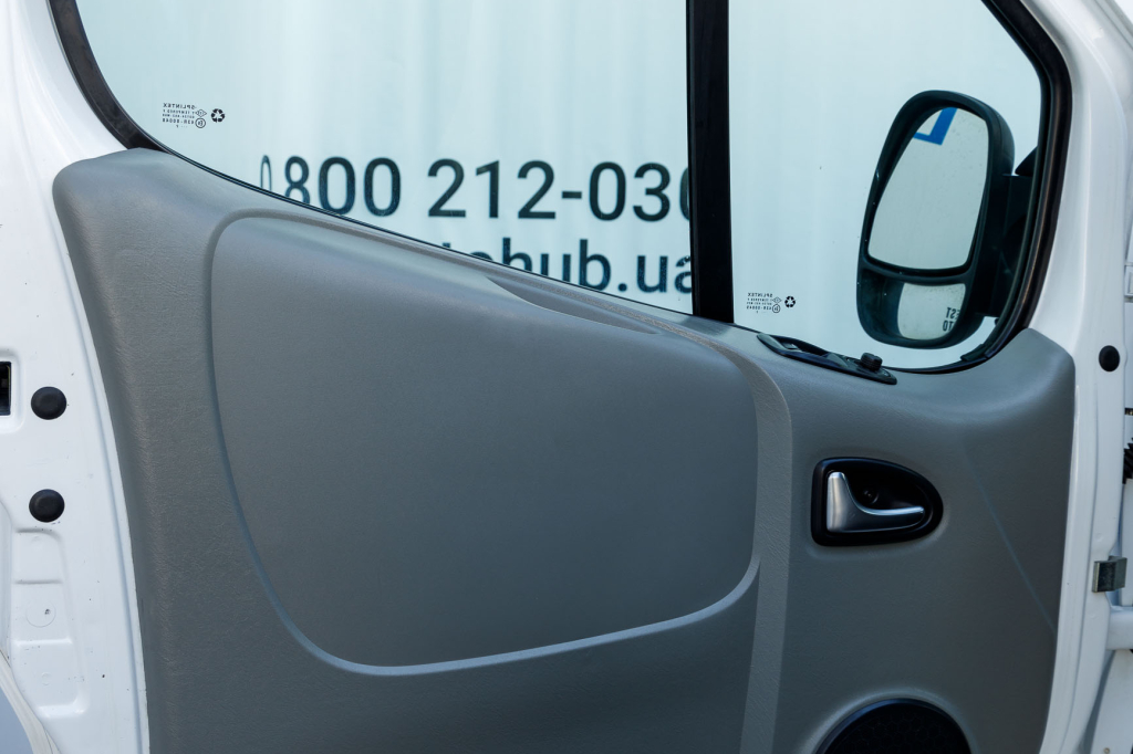 Renault Trafic пасс. 2012 фото 23