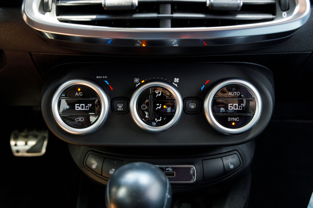 Fiat 500X Lounge 2015 photo 33