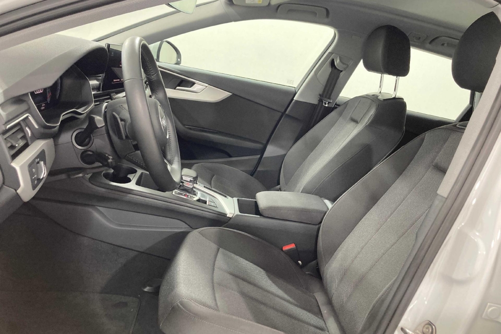 Audi A4 Avant 2019 фото 5