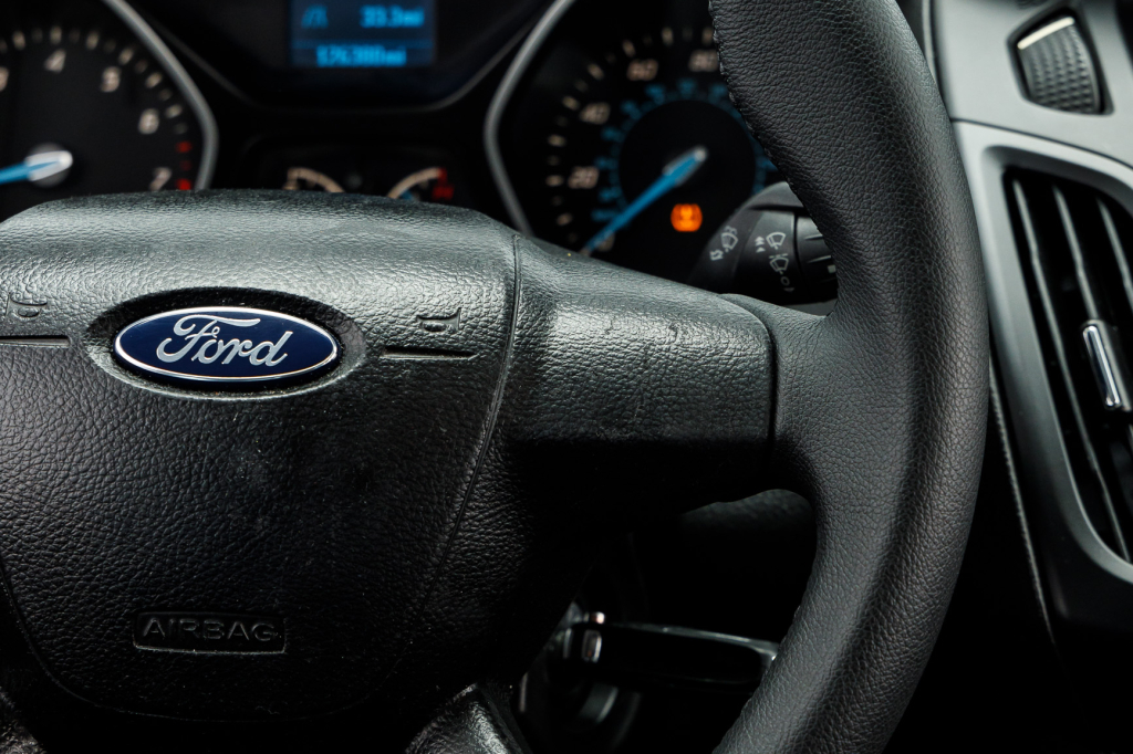 Ford Focus 2014 фото 16