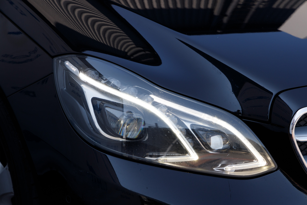 Mercedes-Benz  E220 2013 photo 4