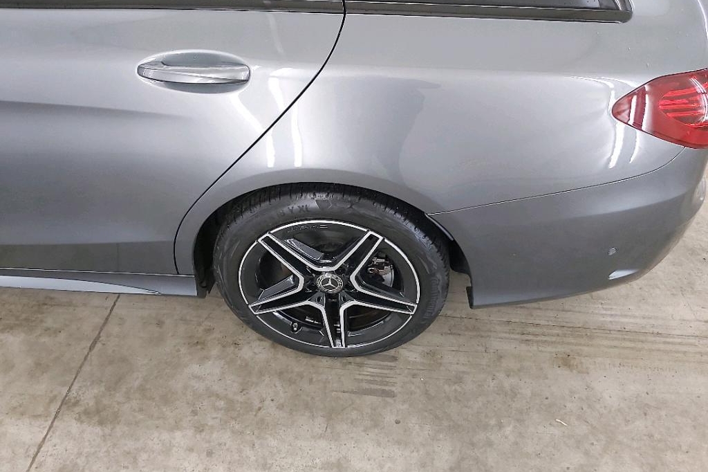 Mercedes-AMG C-Klasse 2019 фото 18