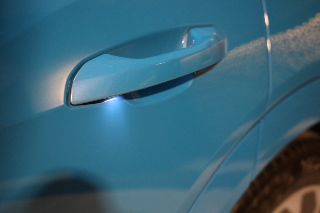 Audi e-tron S 2020 фото 40