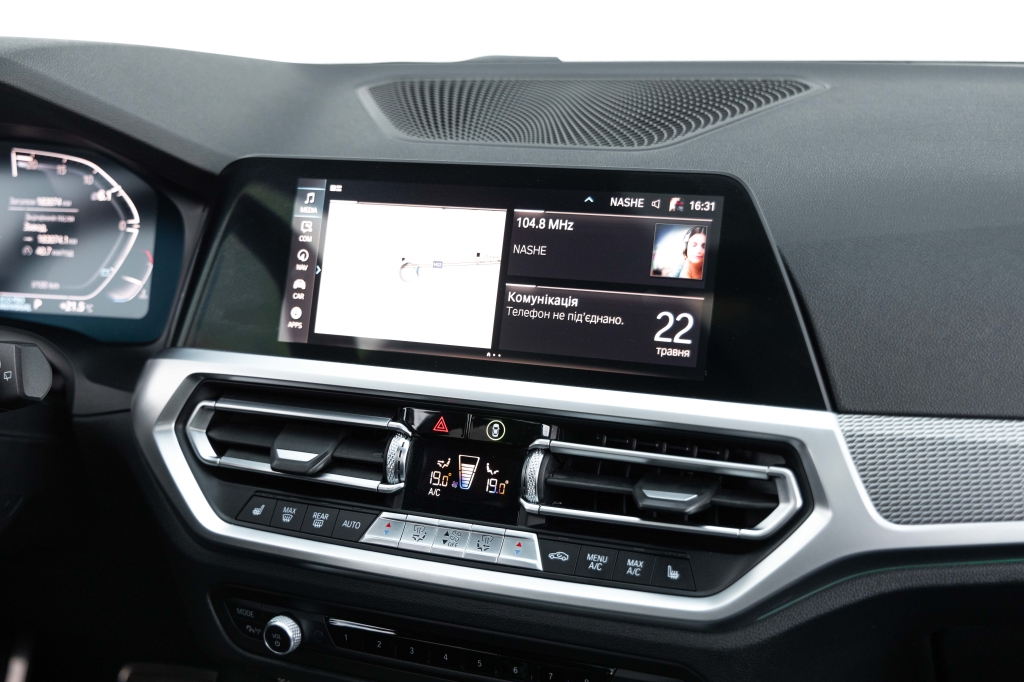 BMW 3 Series 320d 2019 фото 22