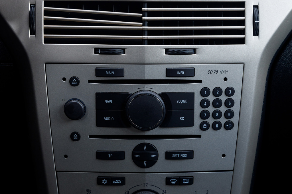 Opel Astra H фото 12