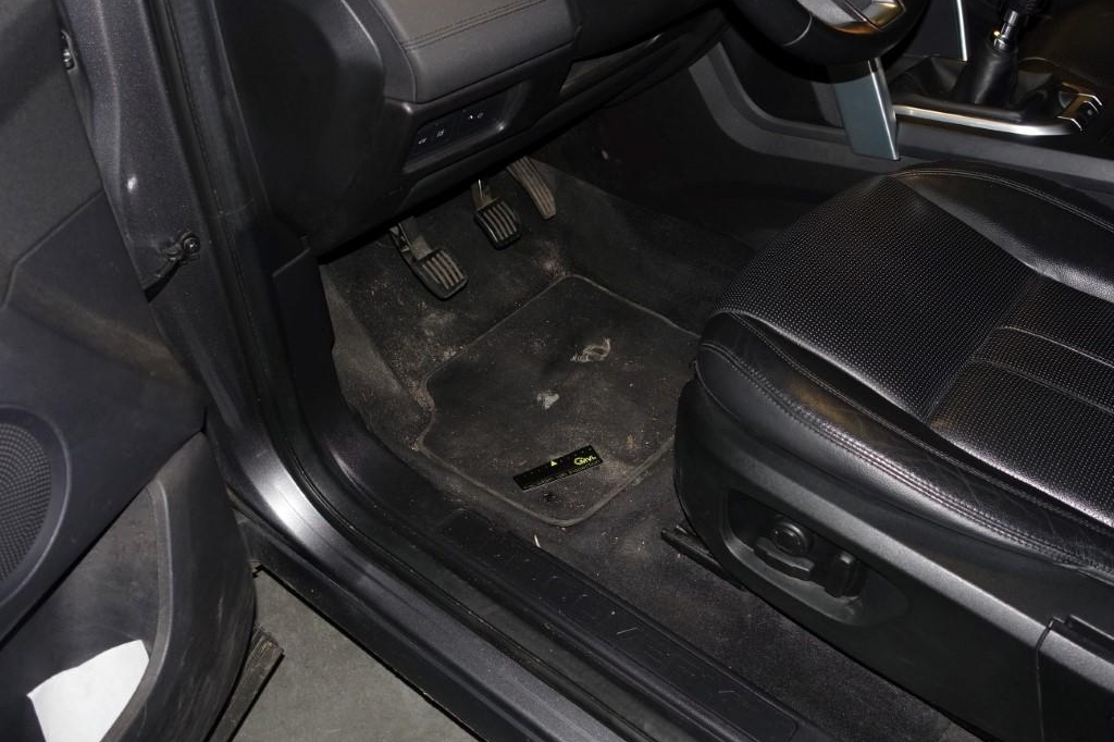 Land Rover Discovery Sport 2017 фото 10