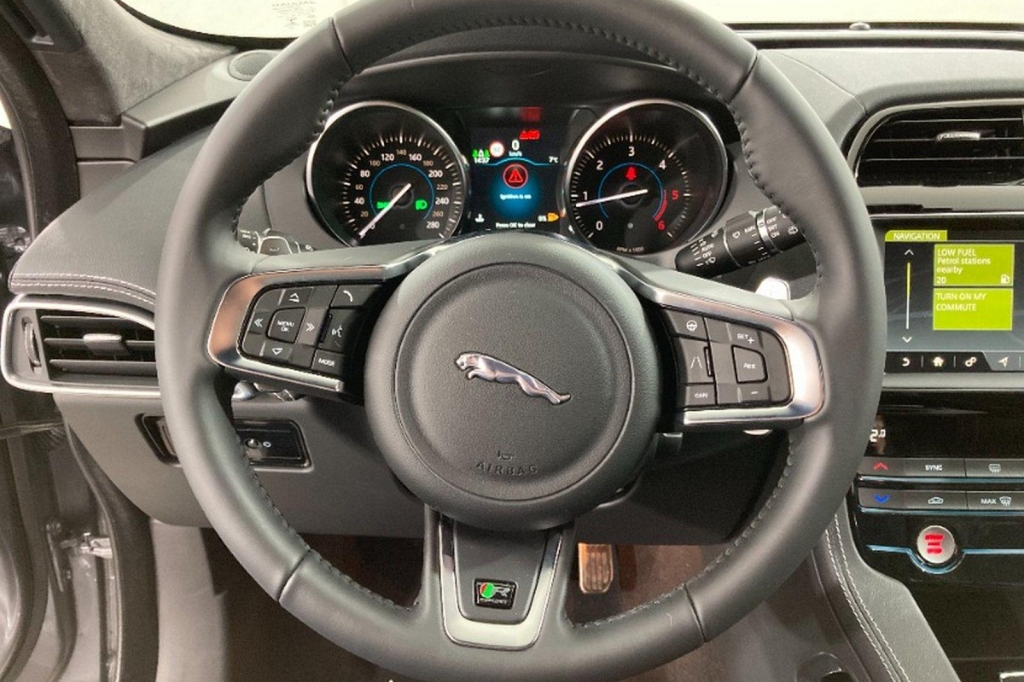 Jaguar F-Pace 2020 photo 8