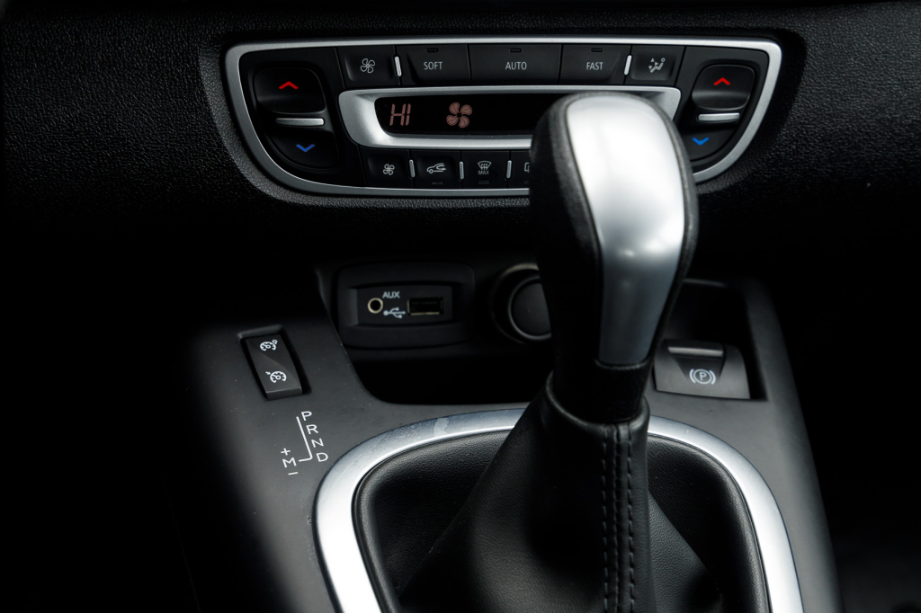 Renault Grand Scenic фото 9