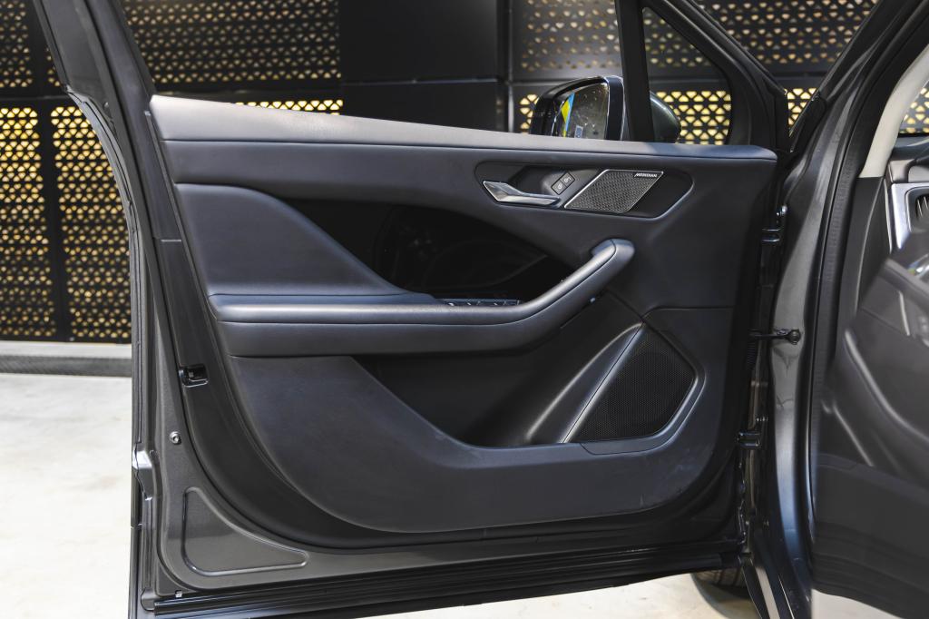 Jaguar I-Pace 2018 photo 14