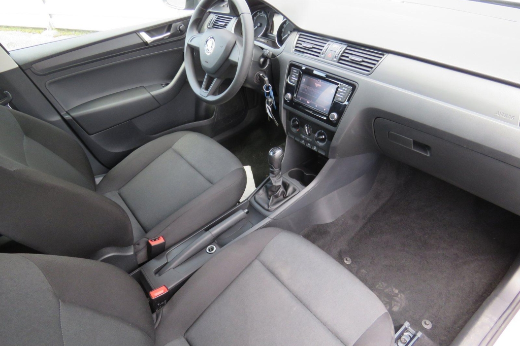 Skoda Rapid 2019 фото 5