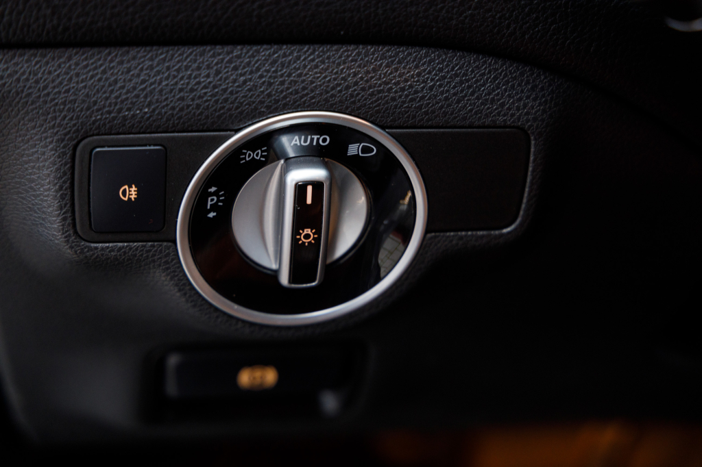 Mercedes-Benz GLA 220 4MATIC photo 16