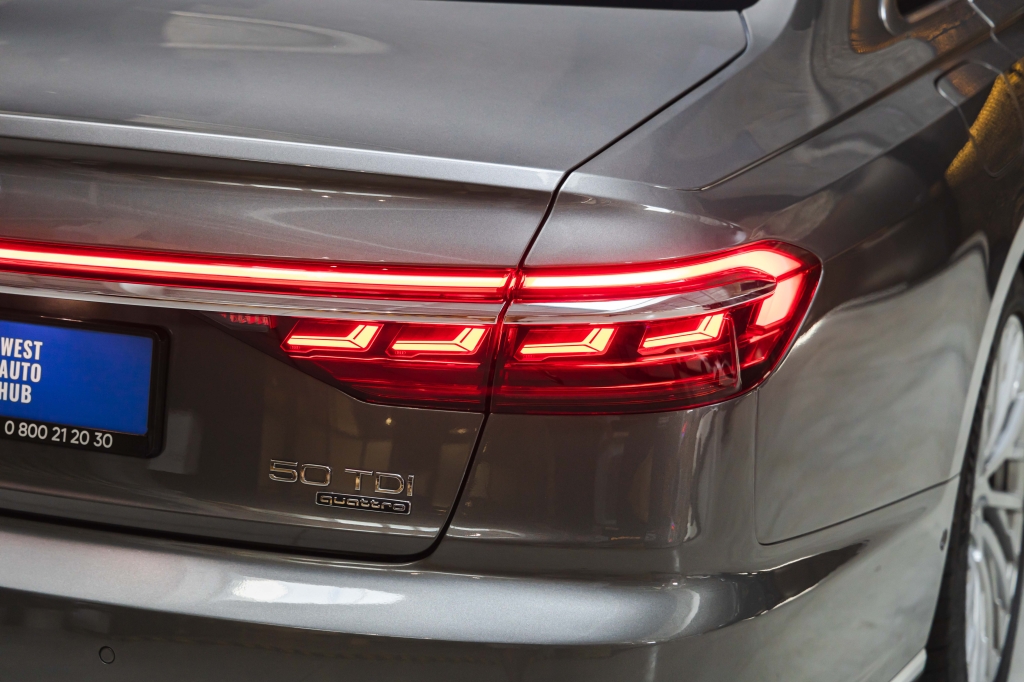 Audi A8 L 2018 фото 9