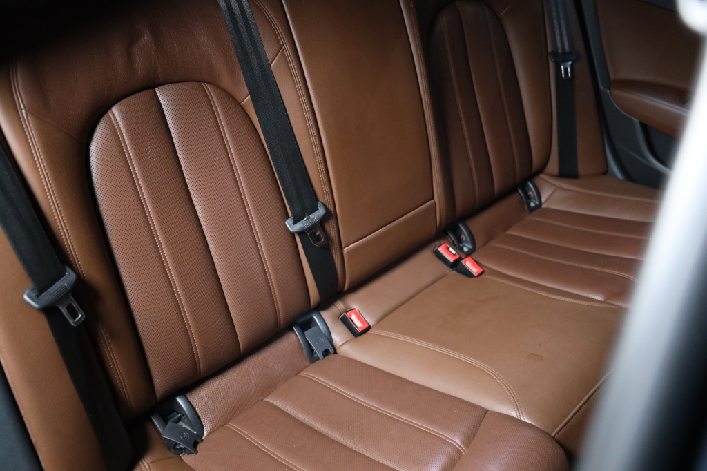 Audi A6 2012 photo 17