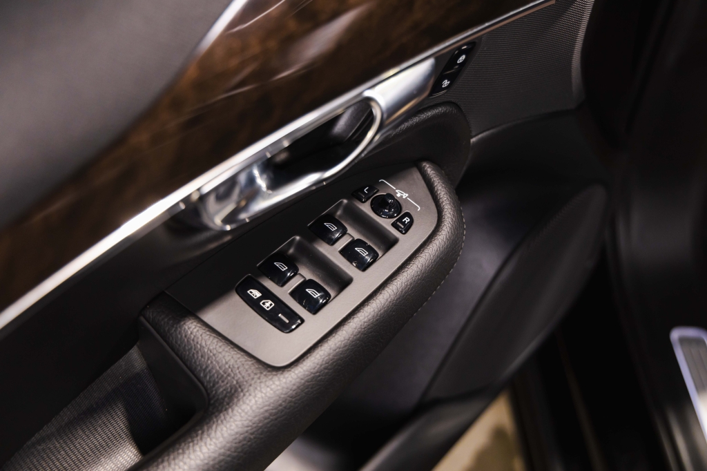 Volvo XC90 2018 фото 14