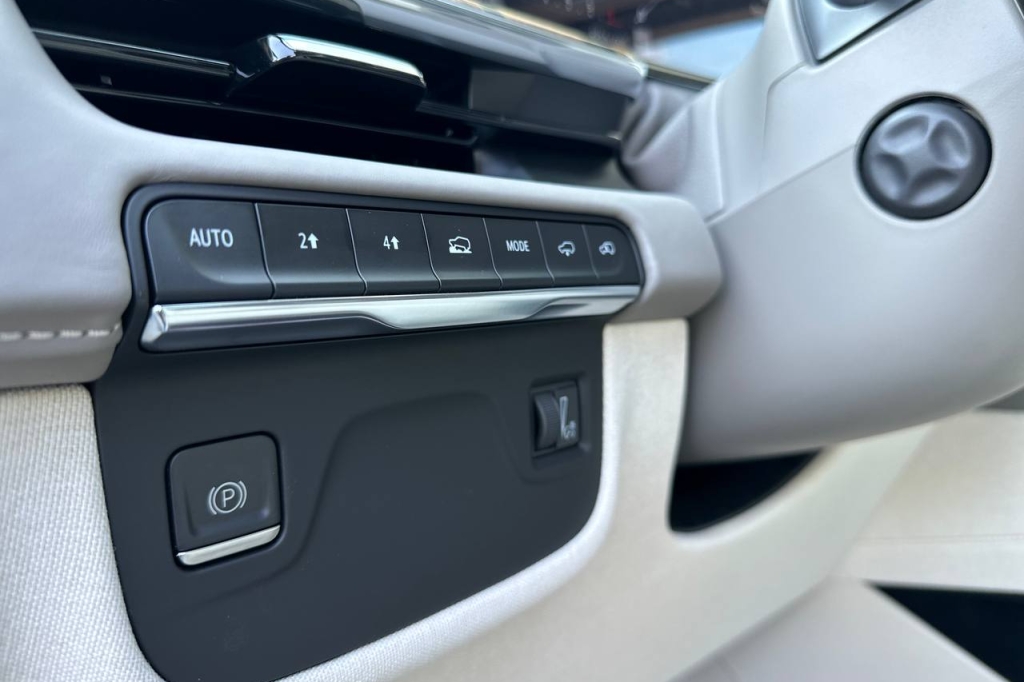 Cadillac Escalade PLATINUM 4WD 2022 фото 27