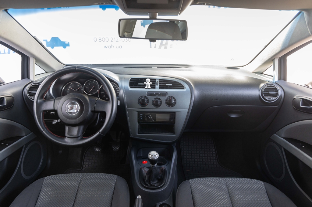SEAT Leon 2006 фото 14