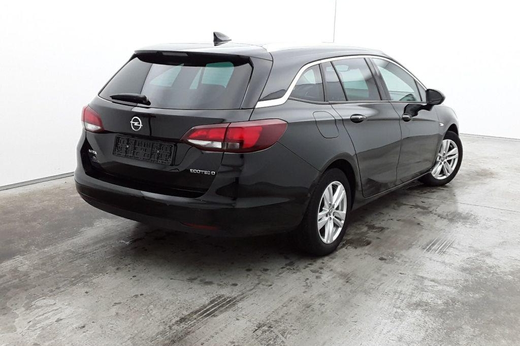 Opel Astra Sports Tourer 2017 фото 6