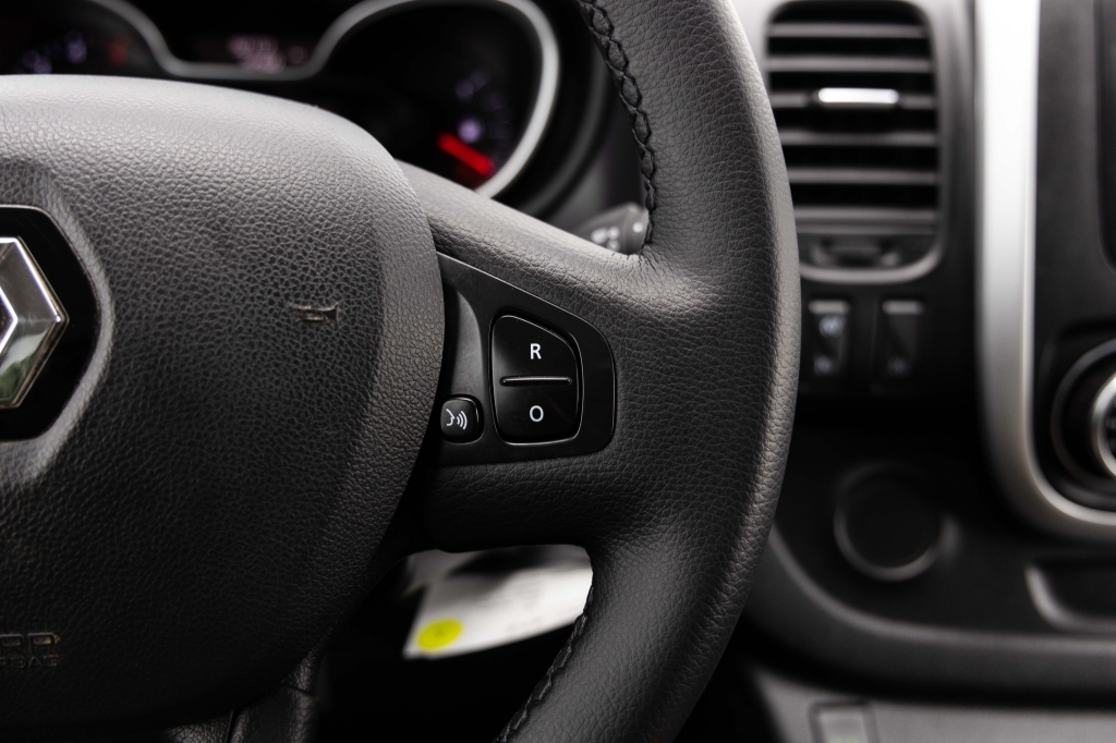 Renault Trafic 2019 фото 18