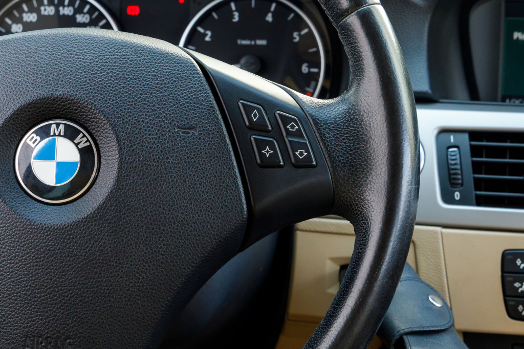 BMW 320 2005 фото 8