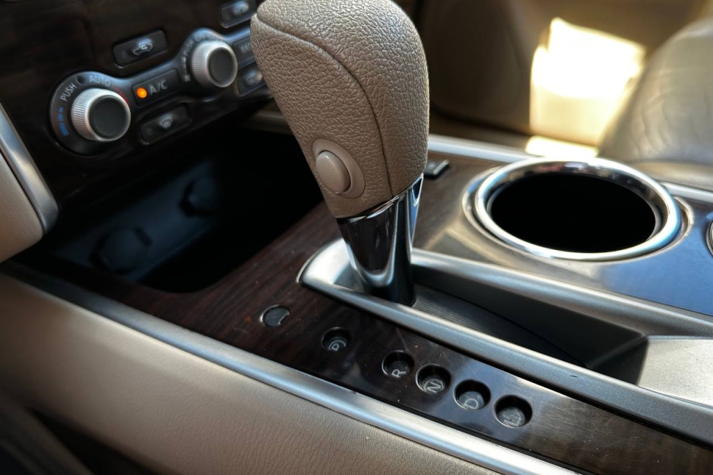 Nissan Pathfinder 2015 фото 21