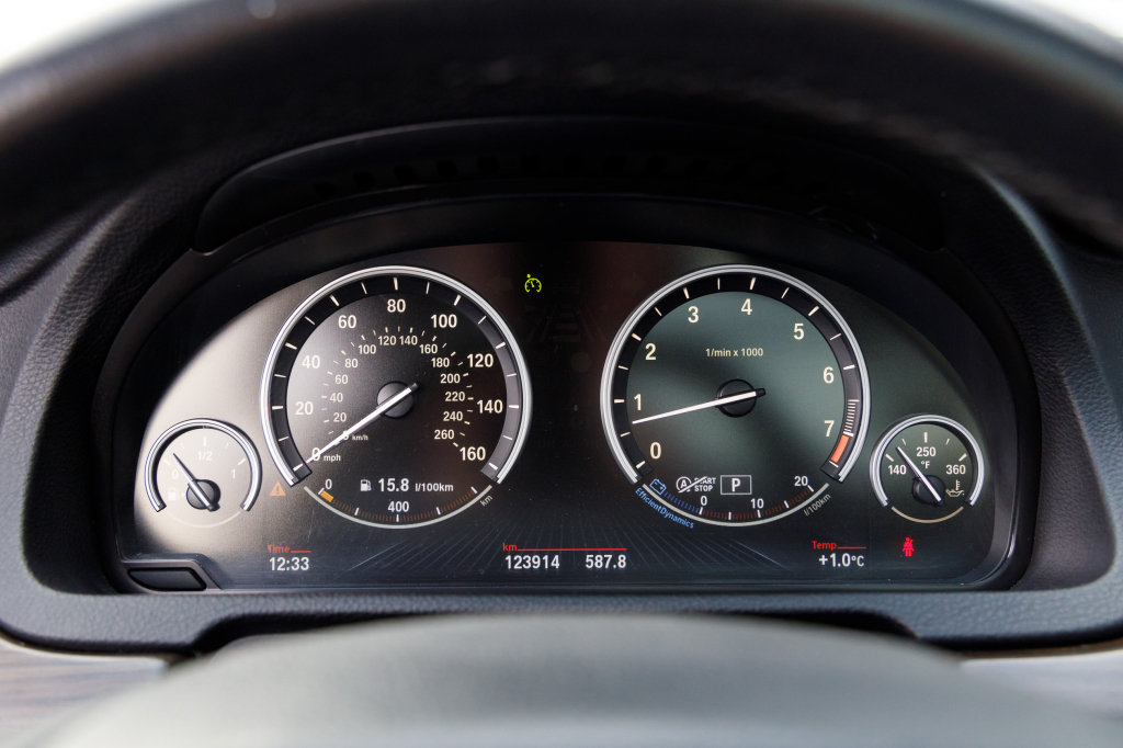 BMW 535 GT 2013 фото 22