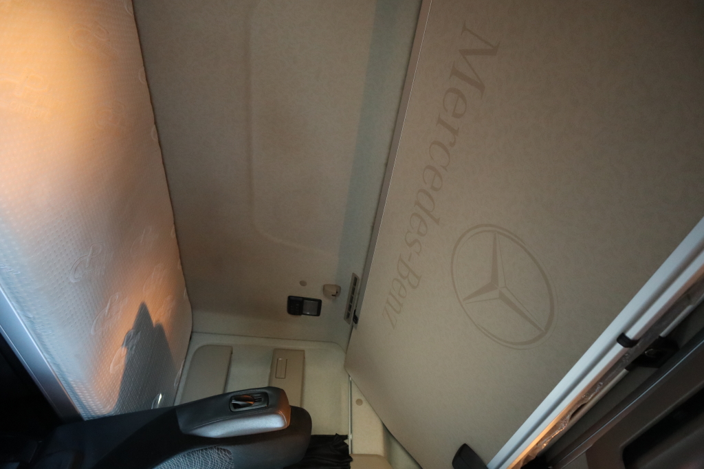 Mercedes-Benz Actros 2651 2015 photo 11