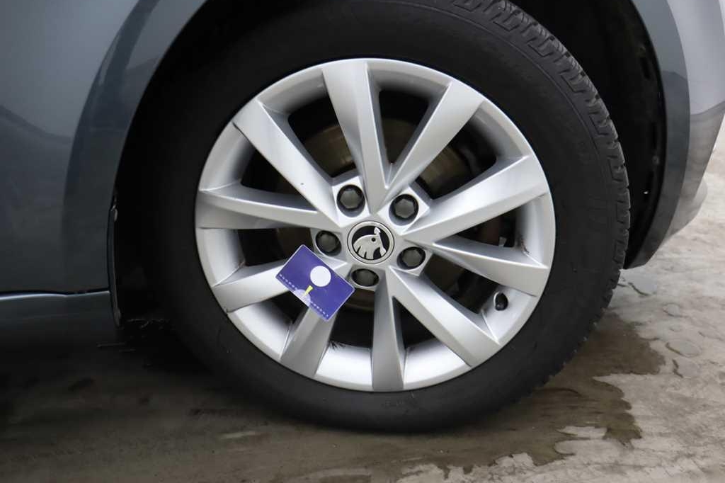 Skoda Octavia Combi 2018 photo 16