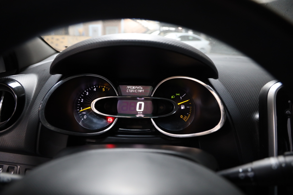 Renault Clio 2015 фото 33