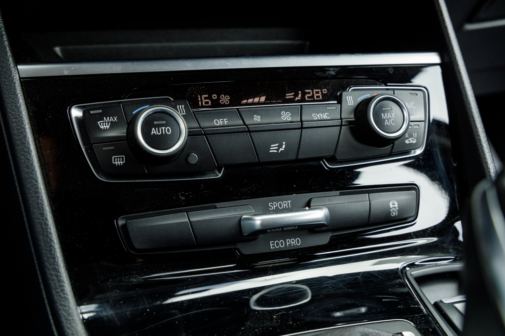 BMW 218 d 2015 фото 9