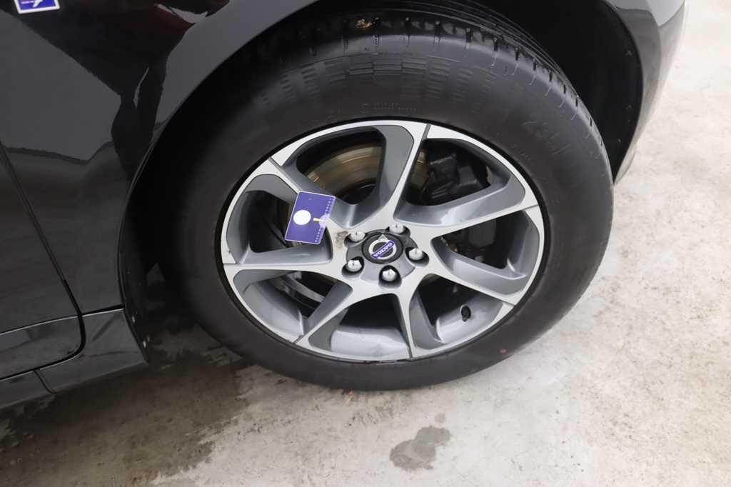 Volvo XC60 2016 фото 33