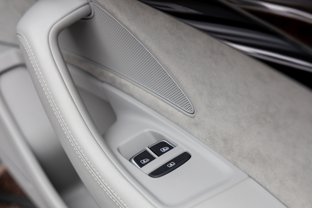 Audi A8 2014 фото 28