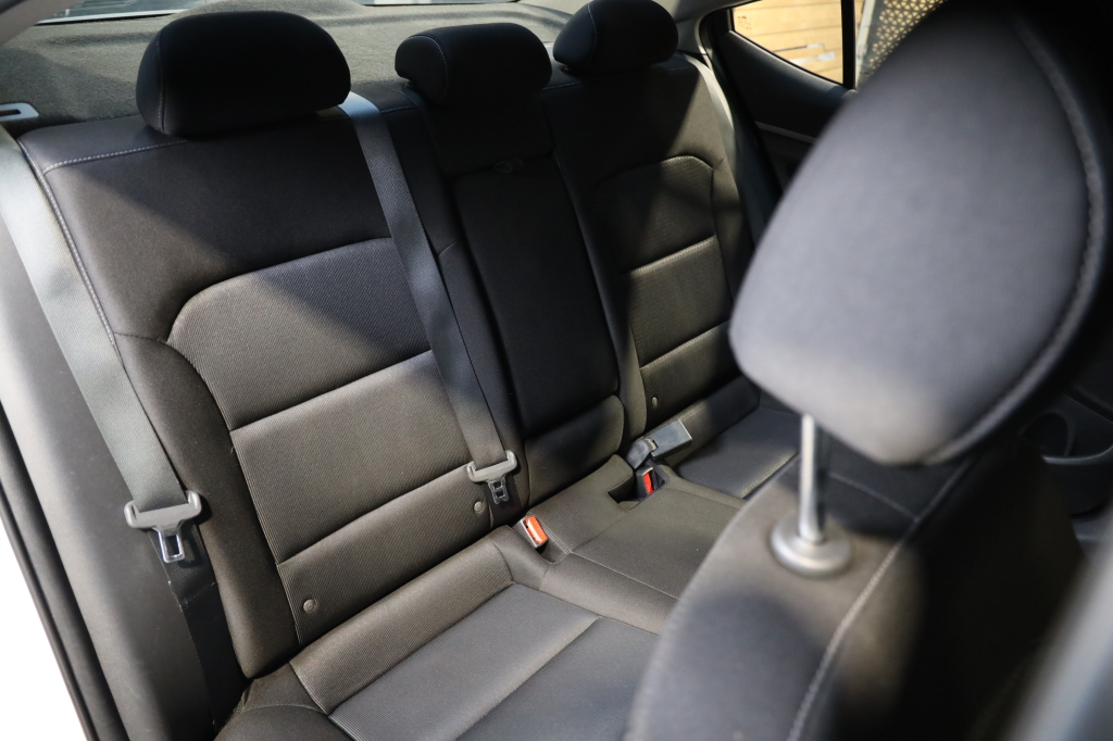 Hyundai Elantra 2016 фото 15