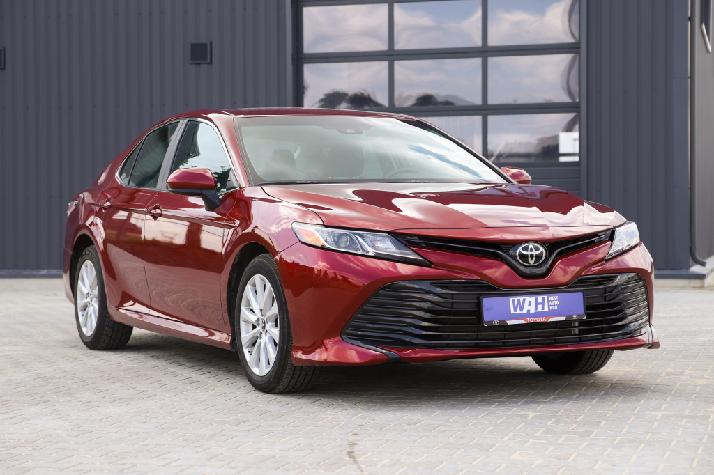 Toyota Camry LE 2017 фото 24