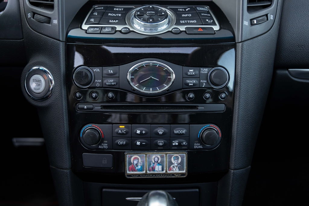 Infiniti QX70 2015 фото 16