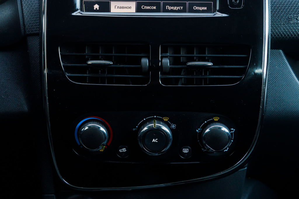 Renault Clio фото 16