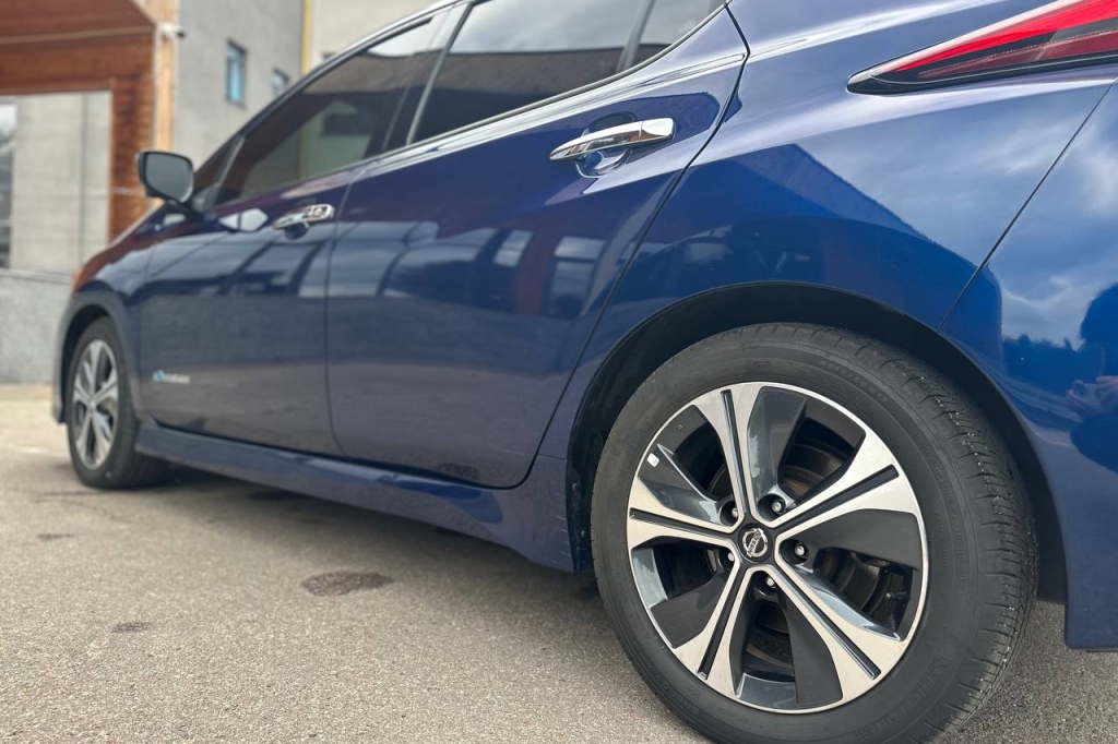 Nissan Leaf 40 kWh 2019 photo 6
