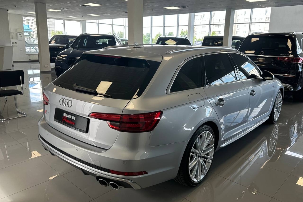 Audi S4 2017 фото 4