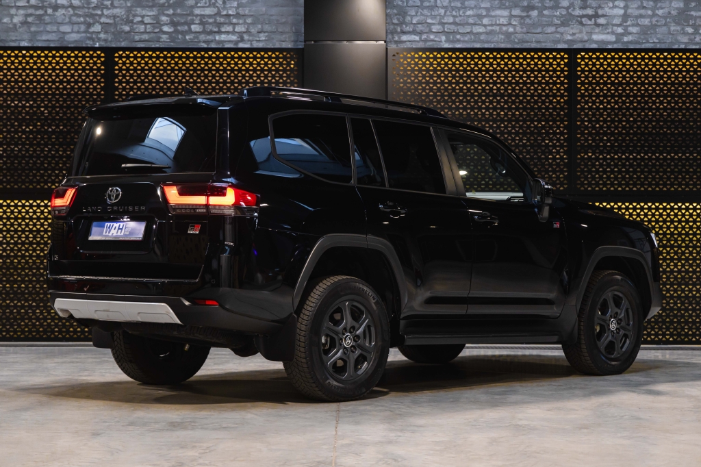 Toyota Land Cruiser GR 2023 фото 9
