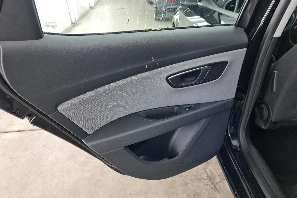 SEAT Leon 2018 фото 39