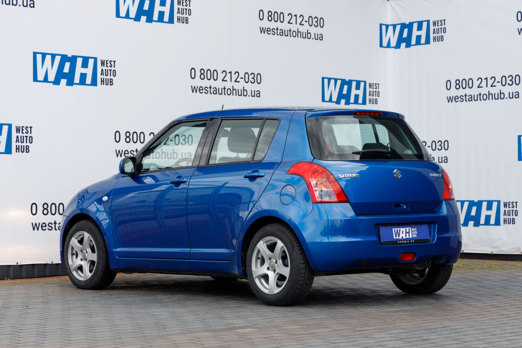 Suzuki Swift 2010 photo 5