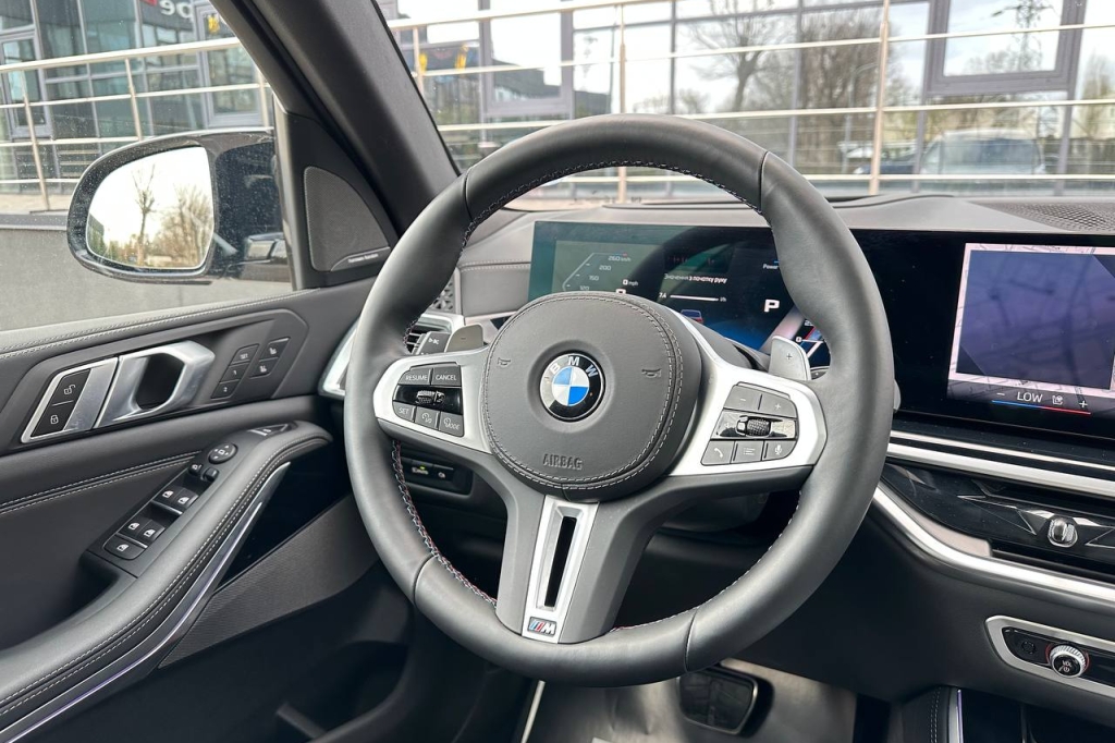 BMW X5 M60i 2024 photo 22