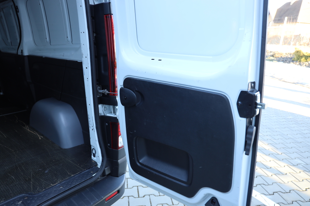 Renault Trafic 2023 фото 36