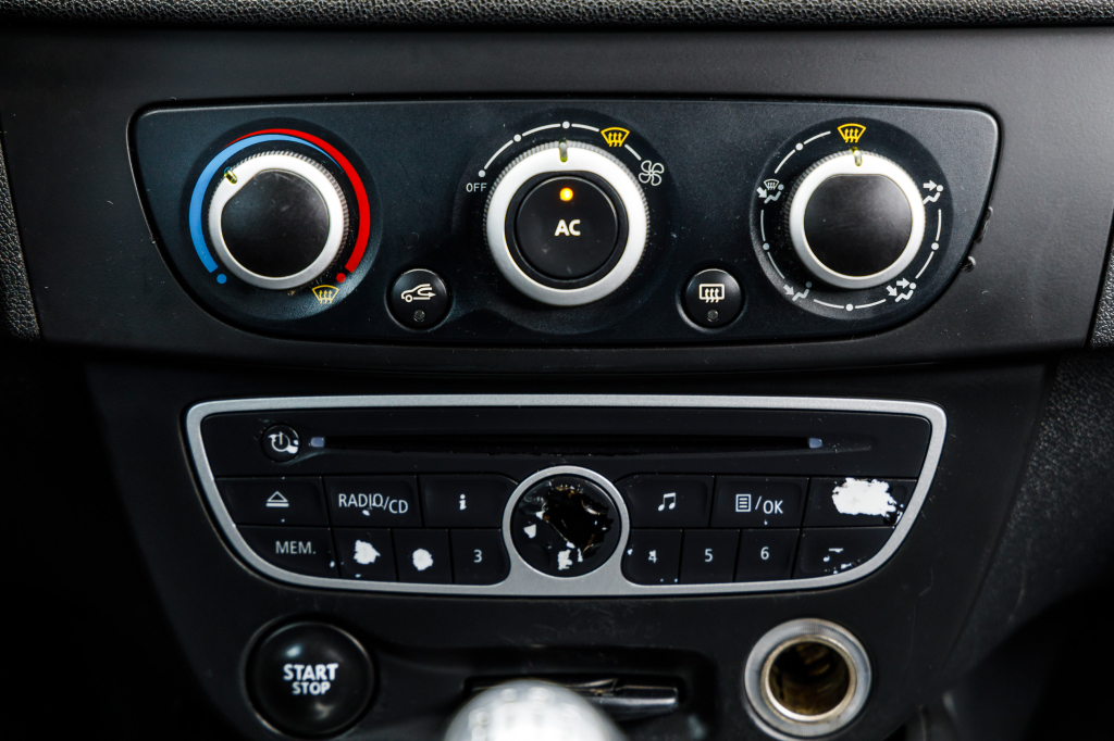 Renault Megane 2010 photo 24