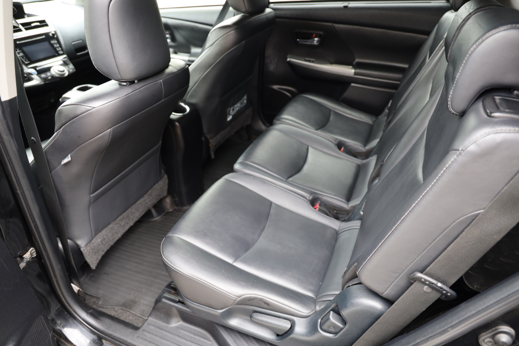 Toyota Prius Prime 2016 фото 27