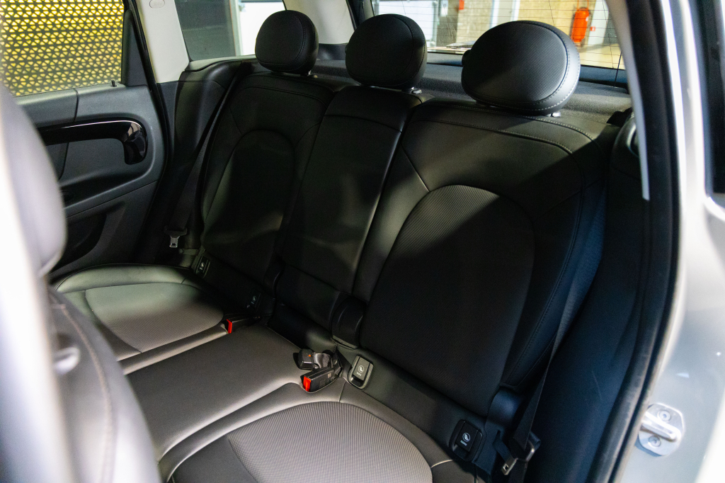 MINI Cooper Clubman 2021 фото 15