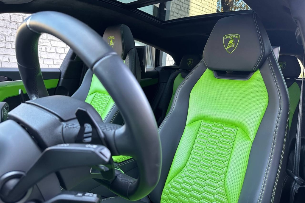 Lamborghini Urus 2019 фото 16