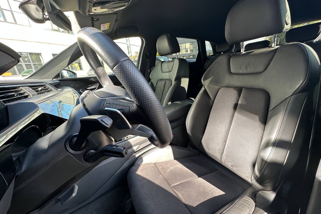 Audi e-tron 71 kWh  Quattro S-Line  2021 photo 10