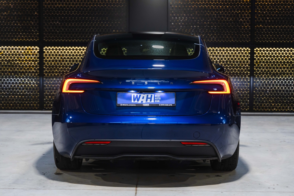 Tesla Model 3 2024 фото 11