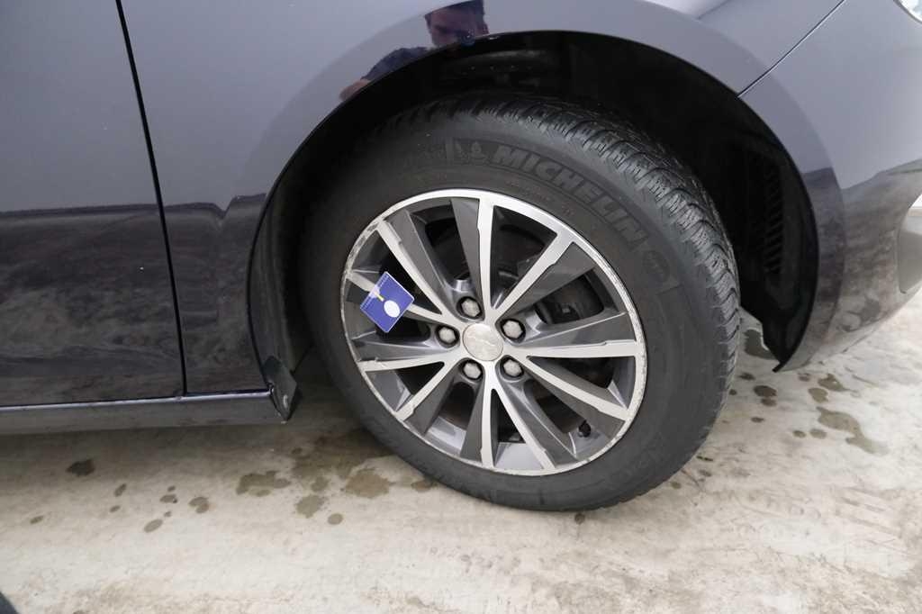 Peugeot 308 2016 фото 10