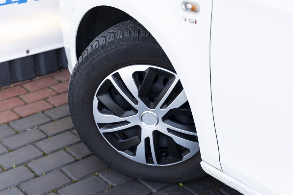 SEAT Leon 2011 фото 10